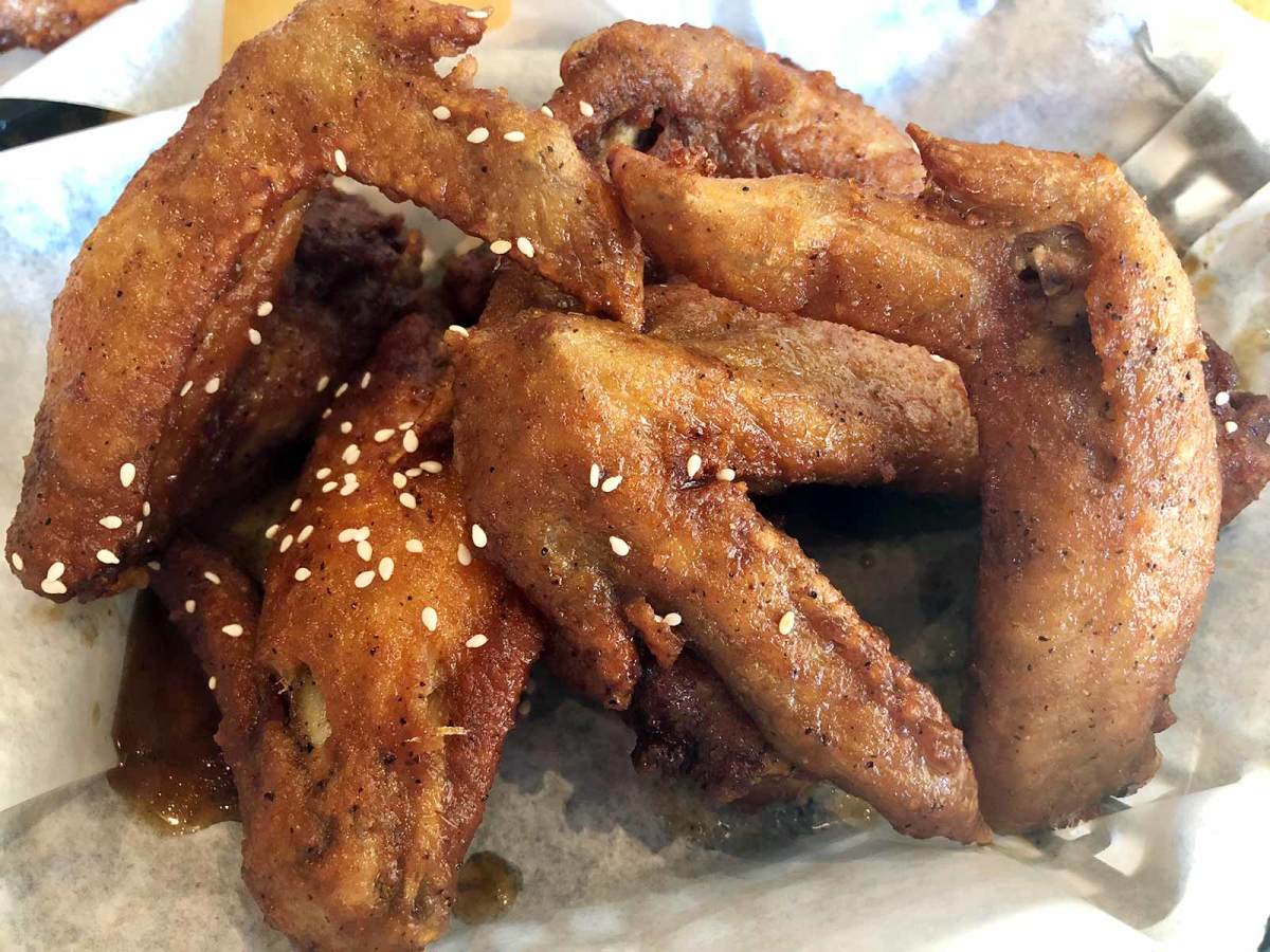 dak-wings-chicago.jpg